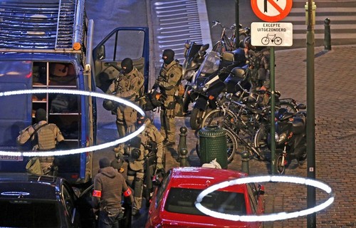 Attentats de Paris: deux frères interpellés à Bruxelles - ảnh 1